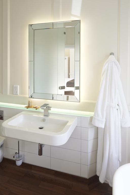 The Bell Inn Hotel Horndon-on-the-Hill Habitación foto