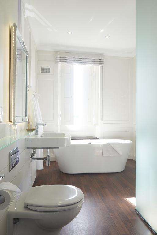 The Bell Inn Hotel Horndon-on-the-Hill Habitación foto